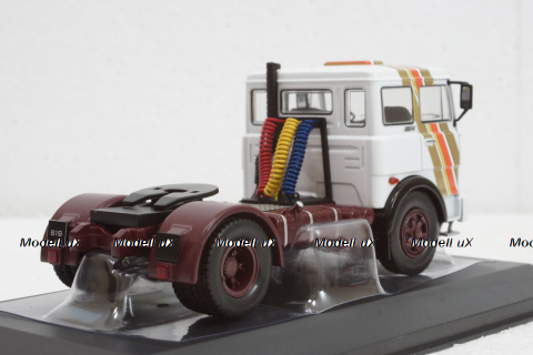 Fiat 690 T1 (1961) white, TR126, IXO 1:43