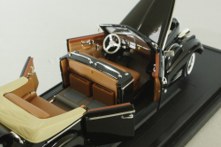 Cadillac V-16 Presidential Limousine 1938, black, 24028, Signature Models 1:24