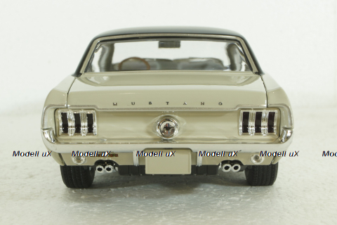 Ford Mustang Coupe, Greenlight 1:18