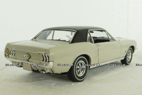 Ford Mustang Coupe, Greenlight 1:18