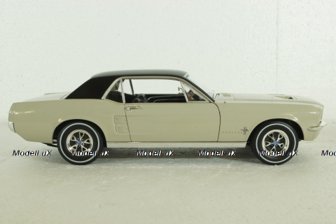 Ford Mustang Coupe, Greenlight 1:18