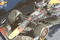 Oracle Red Bull Racing RB18, with pilot Max Verstappen, Winner Mexican GP 2022, 417222001, Minichamps 1:43