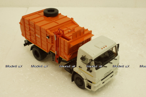 МКМ-4503 Камаз-43253 Мусоровоз с манипулятором, 101975, АвтоИстория 1:43