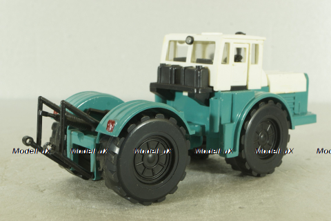 К-701 Кировец, белый/зеленый, з-д Двигатель 1:43  