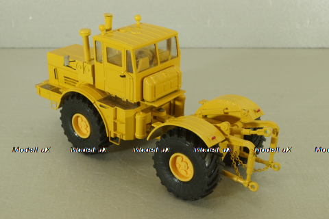 К-701 Кировец, трактор 1971, желтый Minigrad 1:43