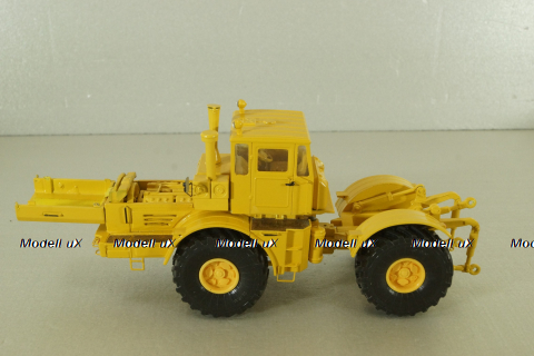 К-701 Кировец, трактор 1971, желтый Minigrad 1:43