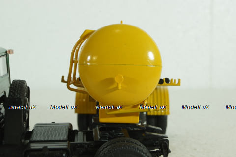 Полуприцеп-цементовоз ТЦ-4 1960, арт.100718, АвтоИстория 1:43