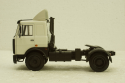 Маз-54326 тягач 1989 белый, Н709, Наш Автопром 1:43
