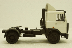 Маз-54326 тягач 1989 белый, Н709, Наш Автопром 1:43