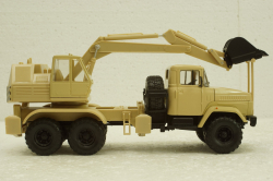 Краз-6322 ЭОВ-4422 Экскаватор, бежевый Н748, Наш Автопром 1:43