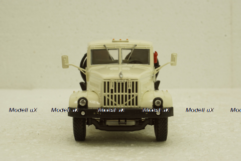 Краз-251Б1 тягач 1988 белый, Н778, Наш Автопром 1:43