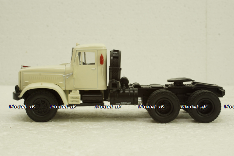 Краз-251Б1 тягач 1988 белый, Н778, Наш Автопром 1:43