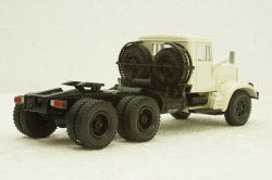Краз-251Б1 тягач 1988 белый, Н778, Наш Автопром 1:43