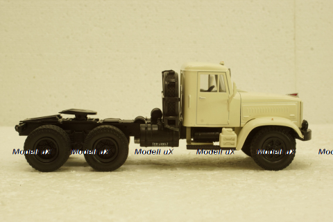 Краз-251Б1 тягач 1988 белый, Н778, Наш Автопром 1:43