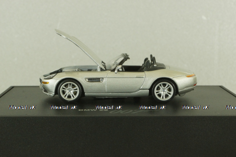 Bmw Z8 (E52) 1999 James Bond World is Not Enough 007, silver, 80420007666, Minichamps 1:43