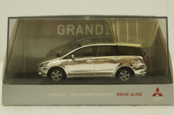 Mitsubishi Grandis, Chrome, SunStar 1:43