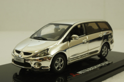 Mitsubishi Grandis, Chrome, SunStar 1:43