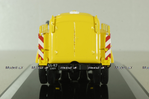 ГАЗ МЗ-51М Аэрофлот маслозаправщик, 1968г.,желтый, 105114, DiP Models 1:43