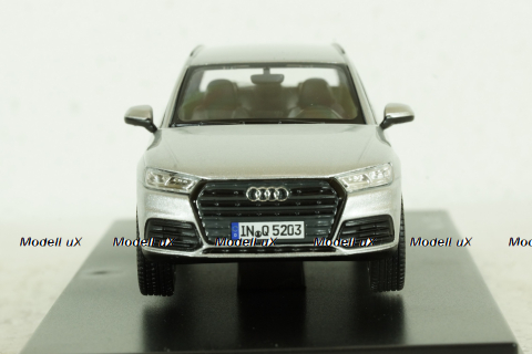 Audi Q5 2017, silver, IScale 1:43
