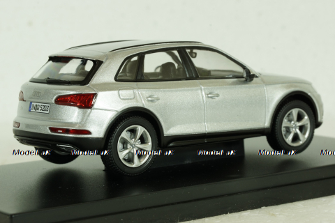 Audi Q5 2017, silver, IScale 1:43