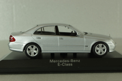 Mercedes E 320 (W211) 2002, silver, B66961948, Minichamps 1:43