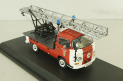 Volkswagen T2a Feuerwehr mit Drehleiter  03341, Schuco 1:43