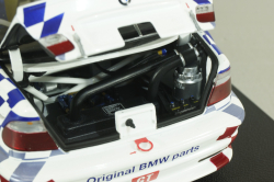 BMW M3 GTR (E46) Le Mans #42 2001 Minichamps 1:18