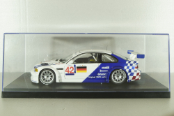 BMW M3 GTR (E46) Le Mans #42 2001 Minichamps 1:18