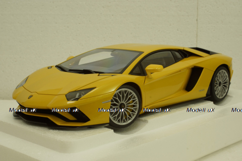 Lamborghini Aventador S 2017 pearl yellow, 79132, AutoArt 1:18