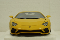 Lamborghini Aventador S 2017 pearl yellow, 79132, AutoArt 1:18