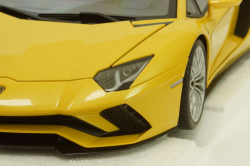 Lamborghini Aventador S 2017 pearl yellow, 79132, AutoArt 1:18