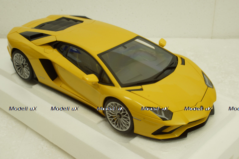 Lamborghini Aventador S 2017 pearl yellow, 79132, AutoArt 1:18