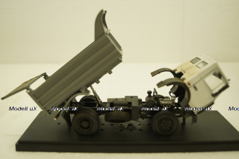 Маз-5551, самосвал, белый/серый, (АвтоИстория) Конверсии 1:43