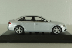 Audi A4 (B8) limousine 3,2 quattro  2008, silver, 5010704113, Minichamps 1:43