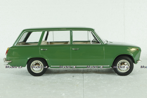 Seat 124 Familiare, Green 1968, T9-1800226, Triple9 1:18
