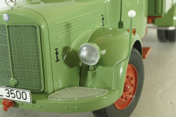 Mercedes L3500 truck with canvas top, green/red/grey, 450050100, Schuco 1:18