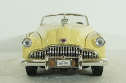 Buick Roadmaster Convertible, from movie Rain Man 1949, yellow, 13616, Greenlight 1:18