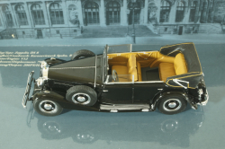 Maybach Zeppelin DS 8 V12, black, 436039402, Minichamps 1:43