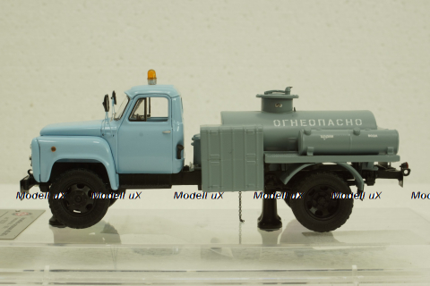 Газ-52 МЗ-3607 Автомобиль-заправщик Гомельская обл. 1990 г.,105228, DiP Models, 1:43