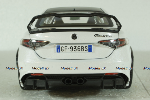 Alfa Romeo Giulia GTAm 2020 trophy white, Bburago 1:18