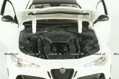 Alfa Romeo Giulia GTAm 2020 trophy white, Bburago 1:18