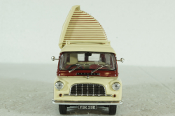 Bedford CA Caravan creme/darkred, Hachette 1:43