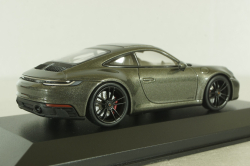 Porsche 911 (992) Carrera 4 GTS 2021,  green metalic, 410063001, Minichamps 1:43