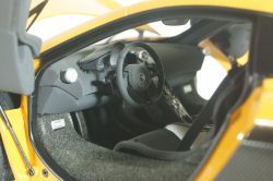 McLaren 675LT 2016 McLaren orange, 76048, AutoArt 1:18