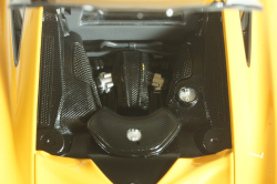 McLaren 675LT 2016 McLaren orange, 76048, AutoArt 1:18