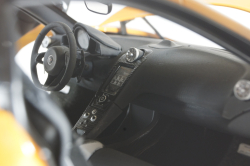 McLaren 675LT 2016 McLaren orange, 76048, AutoArt 1:18