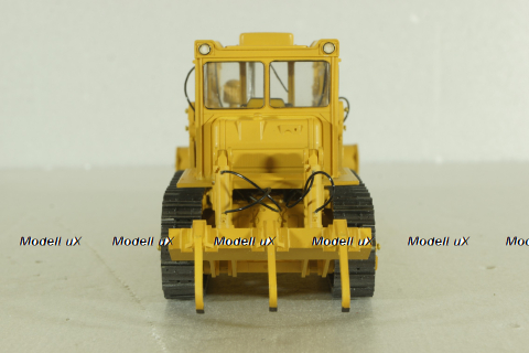 ТО-10А погрузчик на базе Т-130, трактор желтый, Трэкс 1:43