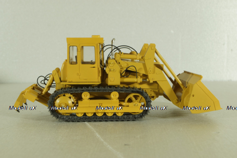 ТО-10А погрузчик на базе Т-130, трактор желтый, Трэкс 1:43