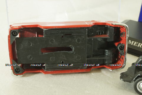 Mercedes N1000 Portuguese post CTT 1969, red, Altaya 1:43