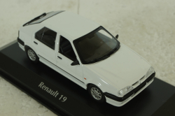 Renault 19 1995 white, 940113700, Maxichamps  1:43 Уценка!